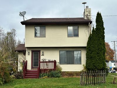 2245 E McLean Ave, Burton, MI, 48529