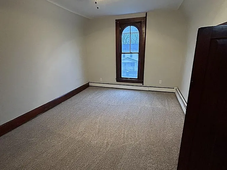 511 E 5th St #1 — Photo 16