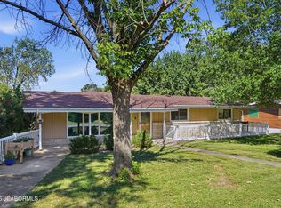 122 Valley View Dr, Jefferson City, MO 65109