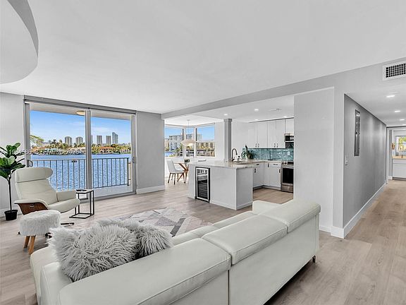 5th image of 16570 NE 26th Ave APT 3A