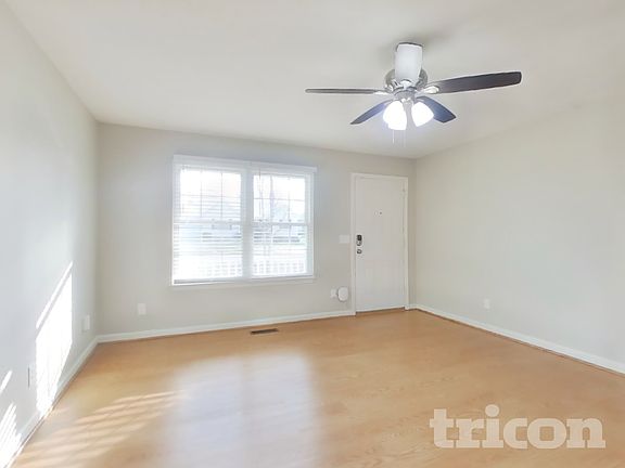 3rd image of 712 Paige Ct