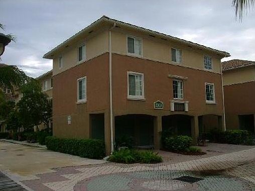 3rd image of 2961 NE 185th St APT 1602