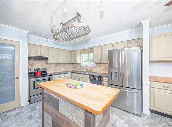 4th image of 6719 Linda Lake Dr