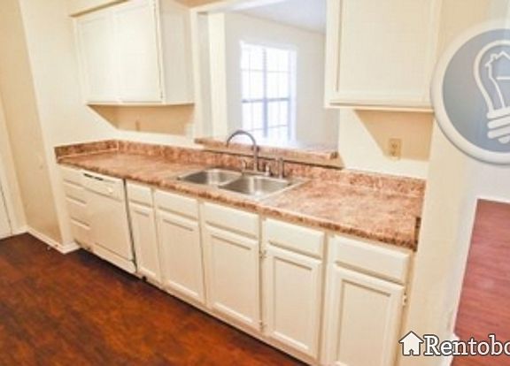 5th image of 9602 Woodvale Dr