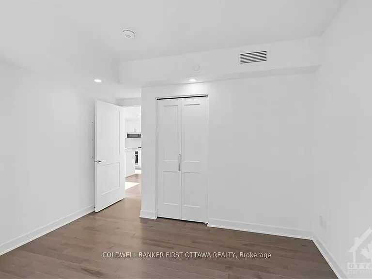 340 Queen St #1407 — Photo 19