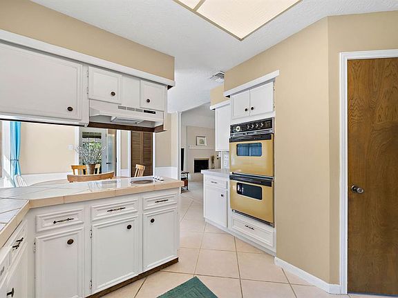 4th image of 3206 Meadowcreek Dr