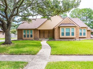 14923 Beechurst Dr, Houston, TX 77062