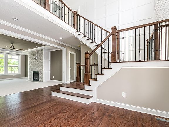2nd image of 7164 Emmet Row Ln