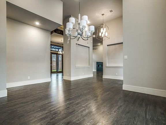 4th image of 4077 Northlawn Dr