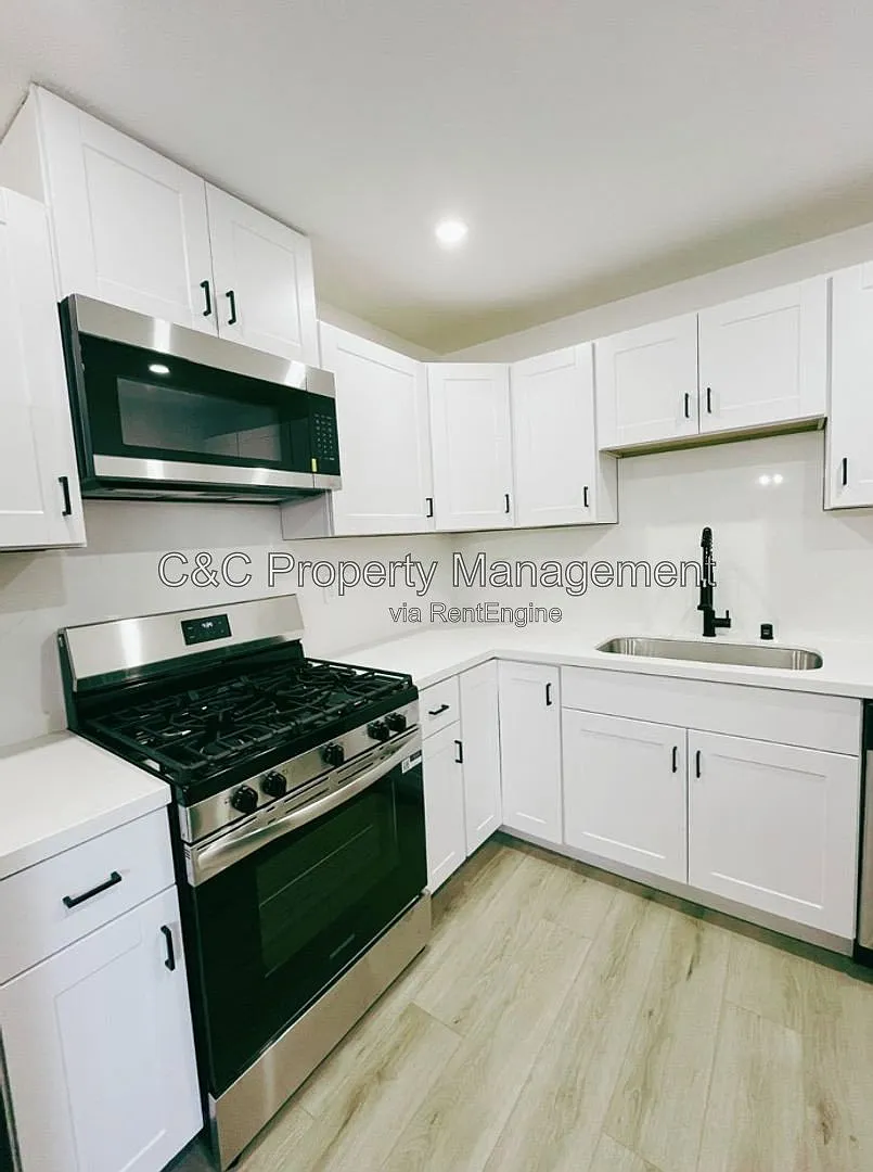 3 bed, 1.0 bath, 1000 sqft, $3,570 — Photo 4