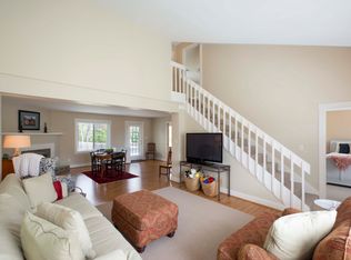 1049 Chinoe Rd, Lexington, KY 40502