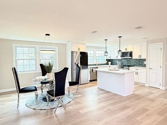 4th image of 4105 Meadow Hill Ln