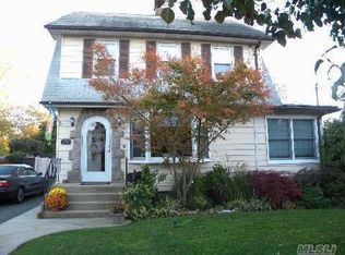 176 Cleveland Ave, Rockville Centre, NY 11570