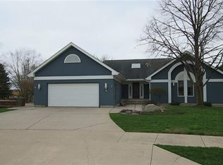6 Sandstone Ct, Mason City, IA 50401