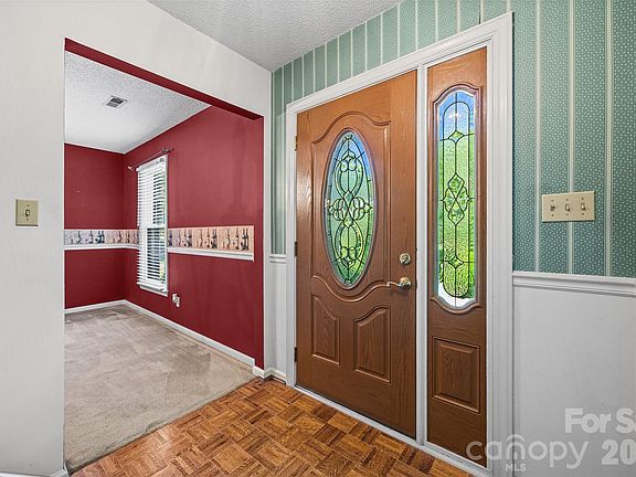 5th image of 2998 Devonshire Dr