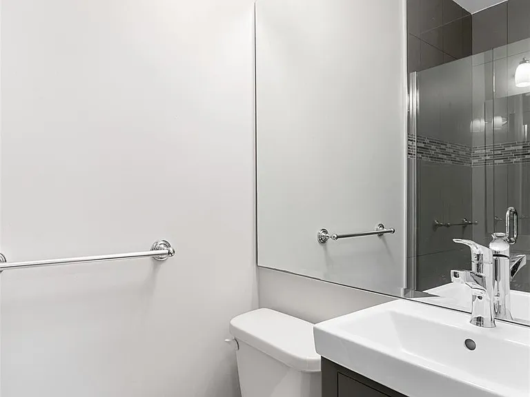 913 Coconut Dr — Photo 42