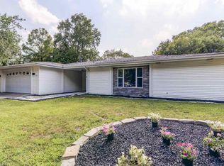 1201 Larchmont Dr, Springfield, IL 62704