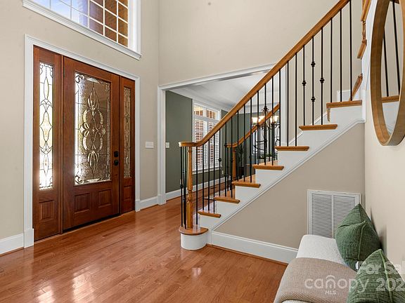 4th image of 2840 Wheatfield Ct