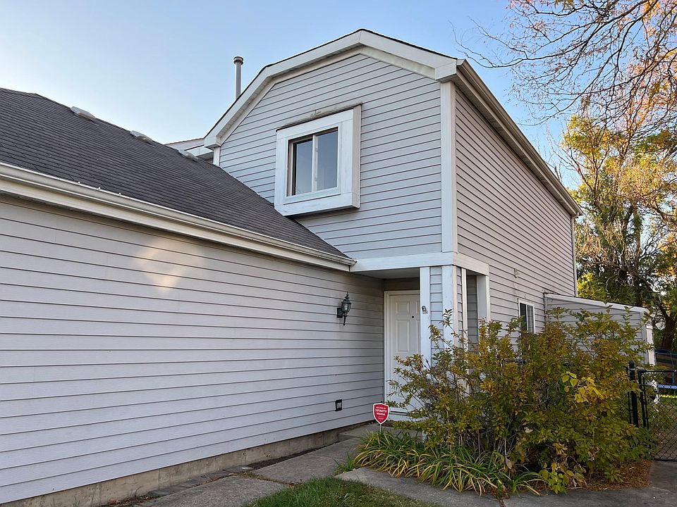 1st image of 1498 N Pembroke Dr
