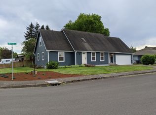 555 E 9th Ave, Junction City, OR 97448