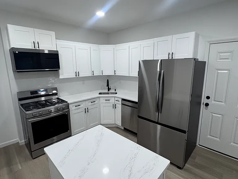408 Olive St #B — Photo 6