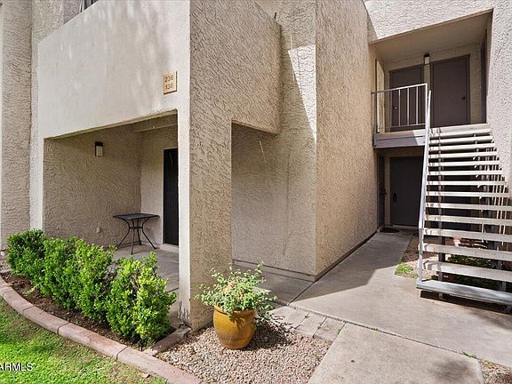 2nd image of 1920 W LINDNER Avenue #136