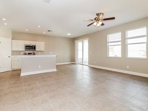 5th image of 919 Fern Leaf Dr