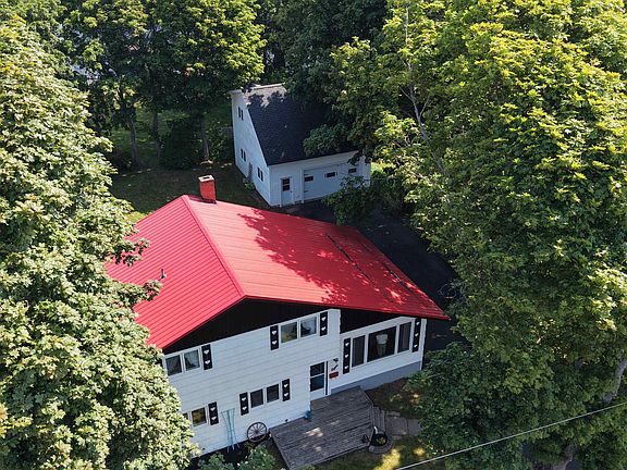 3rd image of 8 Allison Ave
