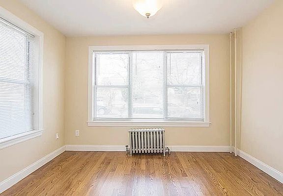 4th image of 2167 48th St #2