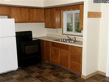 5th image of 17609 Naomi Ave