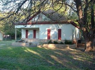 105 N 10th St, Valley Mills, TX 76689