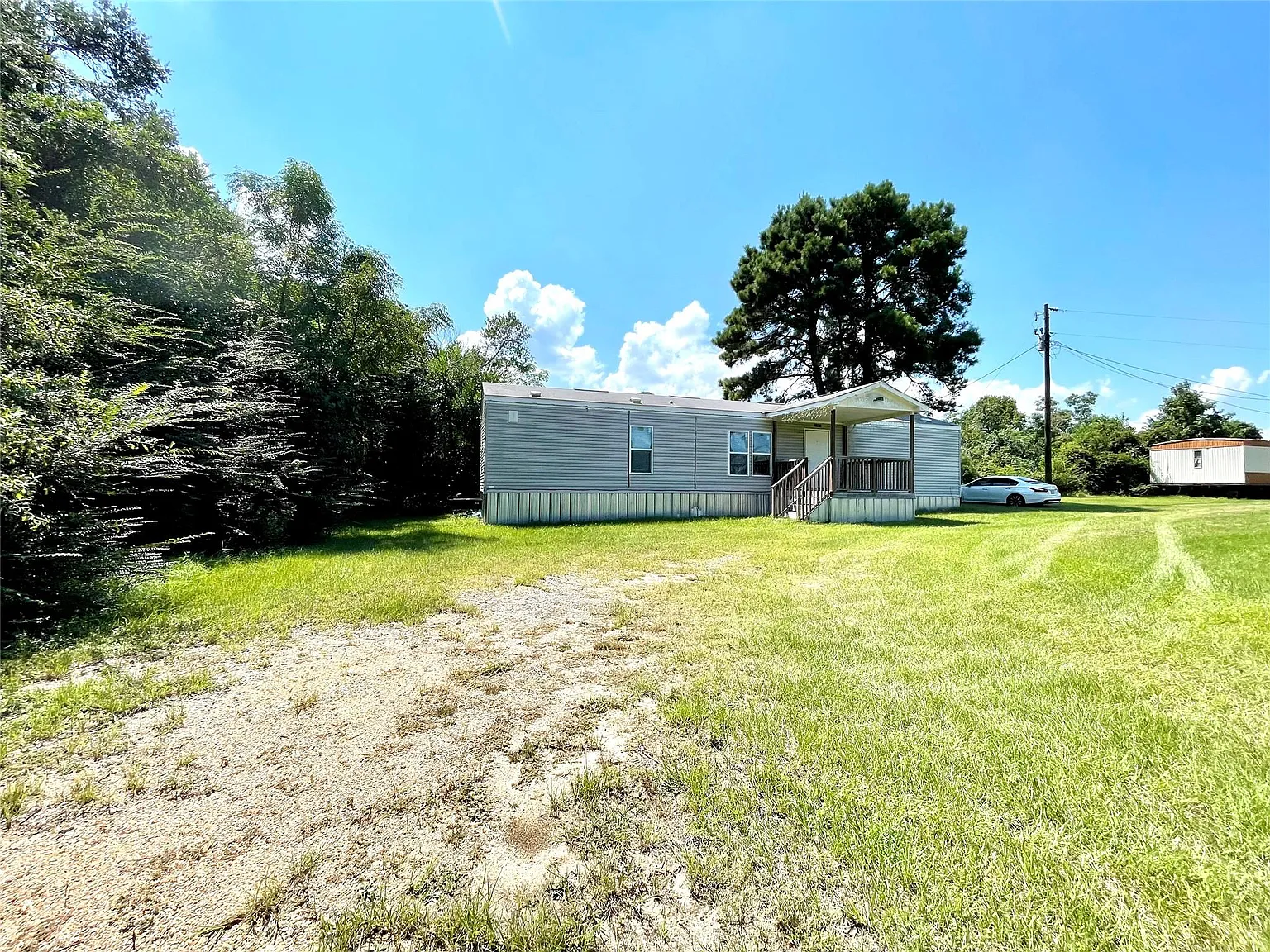 3 bed, 2.0 bath, $900 — Photo 2