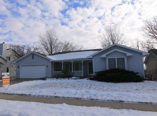 1336 Chamberlain Dr, Iowa City, IA 52240