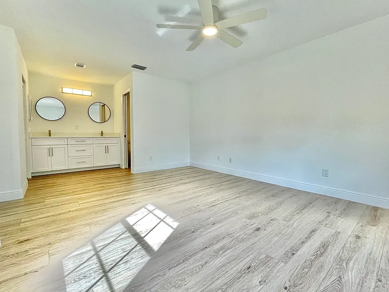359 Prestwick Cir #2 — Photo 10
