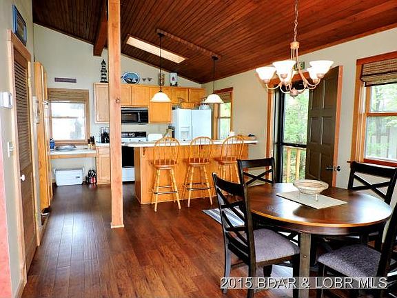 3rd image of 555 Bayberry Ln