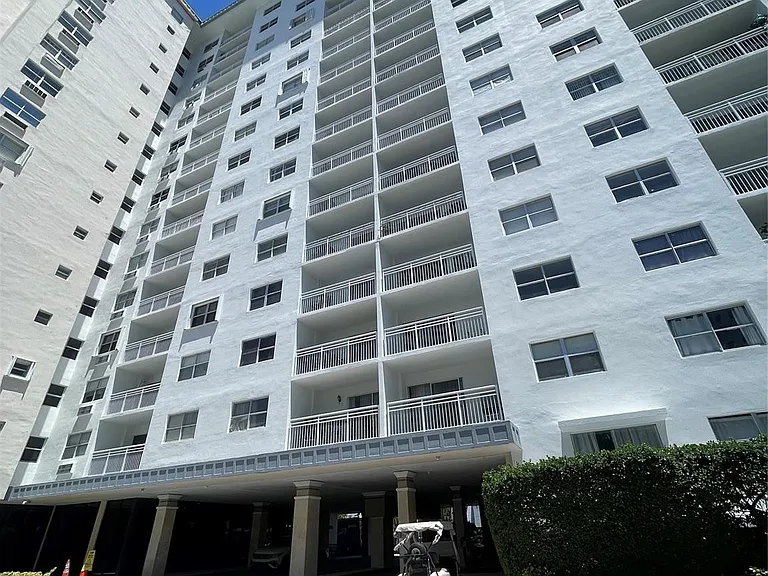 400 Kings Point Dr #1027 — Photo 47