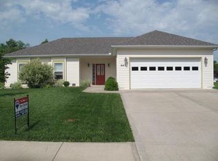 907 N Howenstein St, Cameron, MO 64429