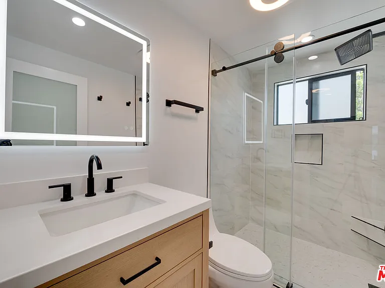 928 N San Vicente Blvd #209 — Photo 8