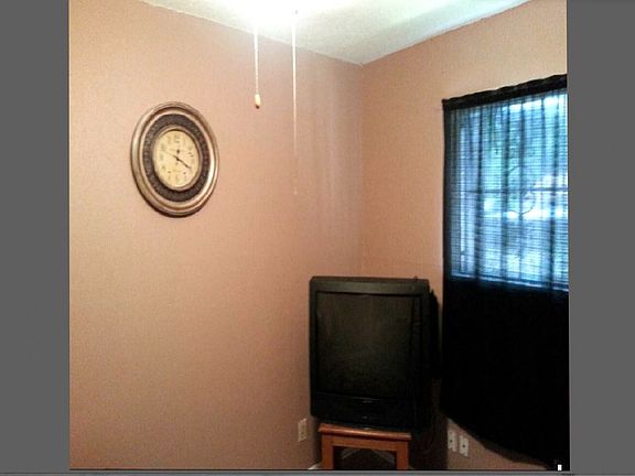 4th image of 8411 Glen Ct