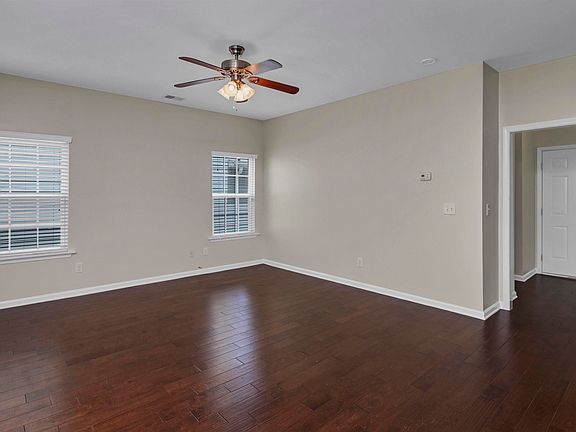 5th image of 233 Cinnamon Hills Ln