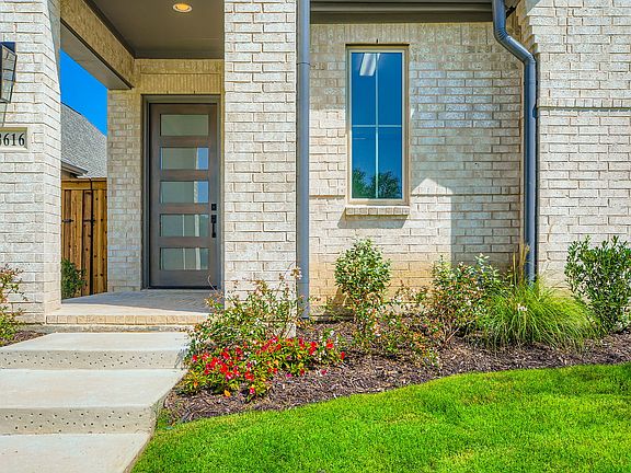 8616 Haverhill front porch