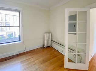 2882-92 N Clark St #2884-1, Chicago, IL 60657