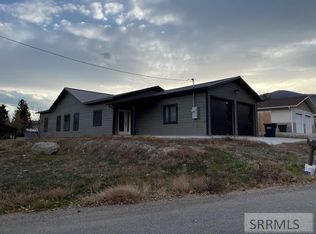 804 Cleveland Ave, Salmon, ID 83467