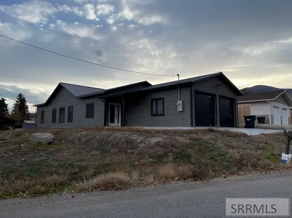 804 Cleveland Ave, Salmon, ID 83467