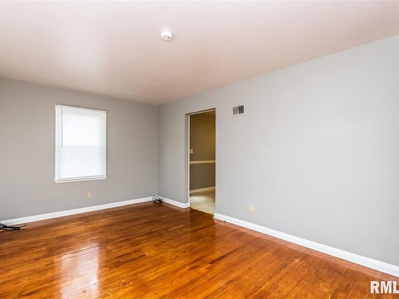 3rd image of 1006 E Tripp Ave