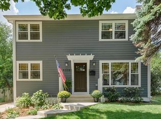 4338 Washington St, Downers Grove, IL 60515