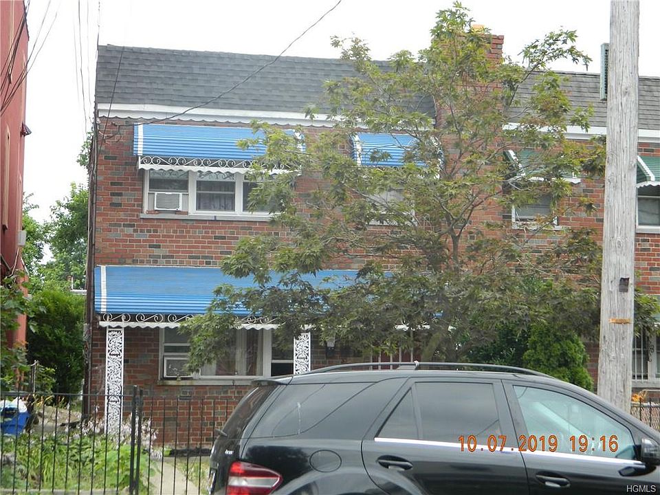 1st image of 920 E 218th St