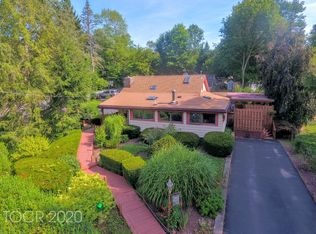27 Pine Hill Dr, Greenwood Lake, NY 10925
