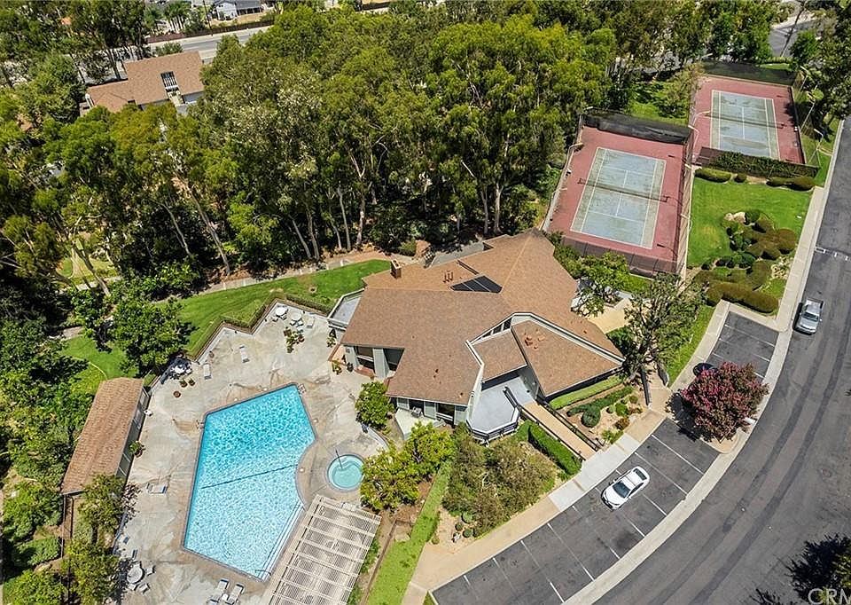 2nd image of 2942 Sierra Crest Way