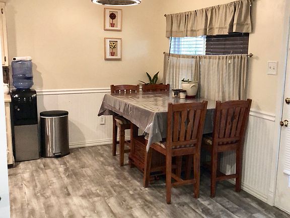 5th image of 228 Blanket Dr